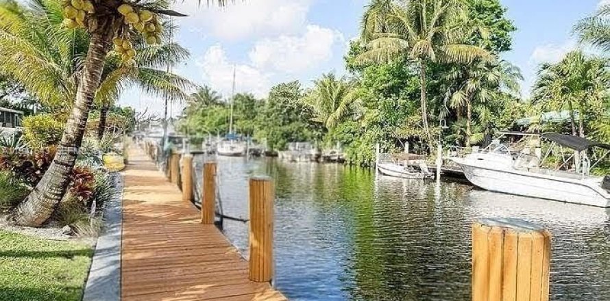 Villa ou maison à Dania Beach, Floride 3 chambres, 117.8 m2 № 2003643