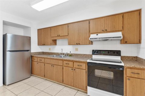Condo in Mount Dora, Florida, 2 bedrooms  № 1842182 - photo 6