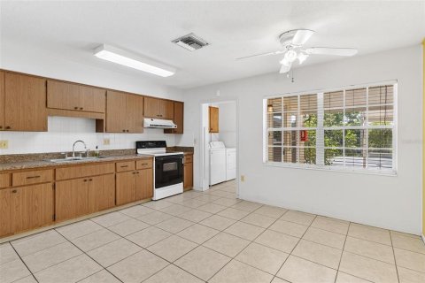 Condo in Mount Dora, Florida, 2 bedrooms  № 1842182 - photo 7