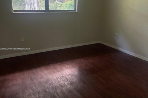 Casa en alquiler en Miami, Florida, 2 dormitorios, 83.61 m2 № 2060990 - foto 8