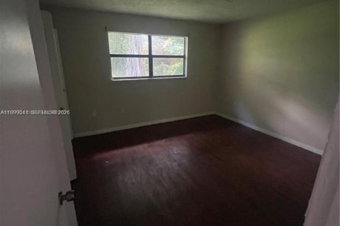 Casa en alquiler en Miami, Florida, 2 dormitorios, 83.61 m2 № 2060990 - foto 10