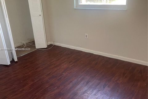 Casa en alquiler en Miami, Florida, 2 dormitorios, 83.61 m2 № 2060990 - foto 6