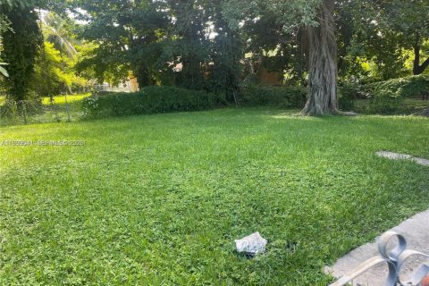 Casa en alquiler en Miami, Florida, 2 dormitorios, 83.61 m2 № 2060990 - foto 11