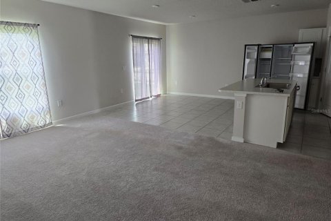 Casa en alquiler en Winter Haven, Florida, 4 dormitorios, 151.62 m2 № 1917970 - foto 3