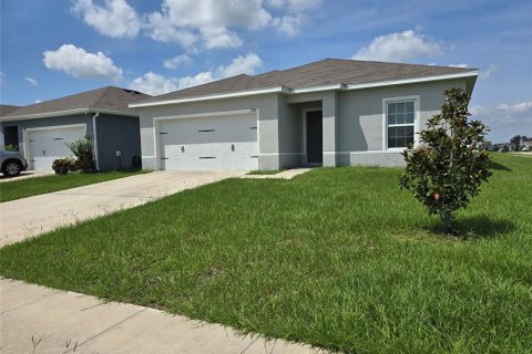 Casa en alquiler en Winter Haven, Florida, 4 dormitorios, 151.62 m2 № 1917970 - foto 1
