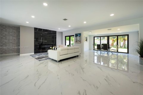 House in Fort Lauderdale, Florida 3 bedrooms, 154.03 sq.m. № 2012315 - photo 23