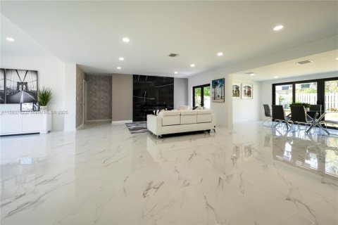 House in Fort Lauderdale, Florida 3 bedrooms, 154.03 sq.m. № 2012315 - photo 27