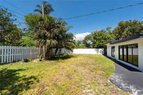 House in Fort Lauderdale, Florida 3 bedrooms, 154.03 sq.m. № 2012315 - photo 6