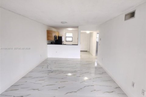 Copropriété à louer à Sunrise, Floride: 2 chambres, 91.6 m2 № 2049433 - photo 6