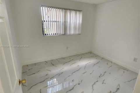 Copropriété à louer à Sunrise, Floride: 2 chambres, 91.6 m2 № 2049433 - photo 5
