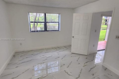 Condo à Sunrise, Floride, 2 chambres  № 2049433