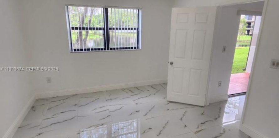 Condo à Sunrise, Floride, 2 chambres  № 2049433