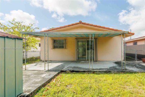 House in Miami, Florida 3 bedrooms, 122.91 sq.m. № 1683975 - photo 20
