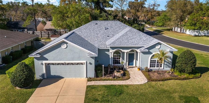 House in Ocala, Florida 3 bedrooms, 212.93 sq.m. № 1577212