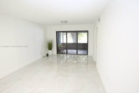Copropriété à louer à Miami, Floride: 2 chambres, 94.48 m2 № 1947257 - photo 3