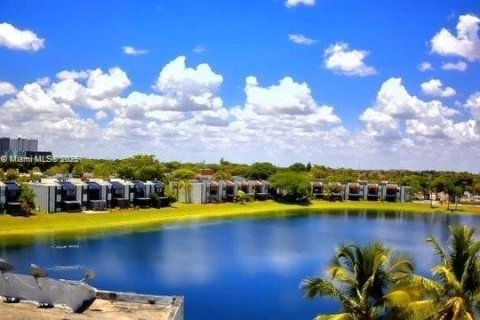 Copropriété à louer à Miami, Floride: 2 chambres, 94.48 m2 № 1947257 - photo 13
