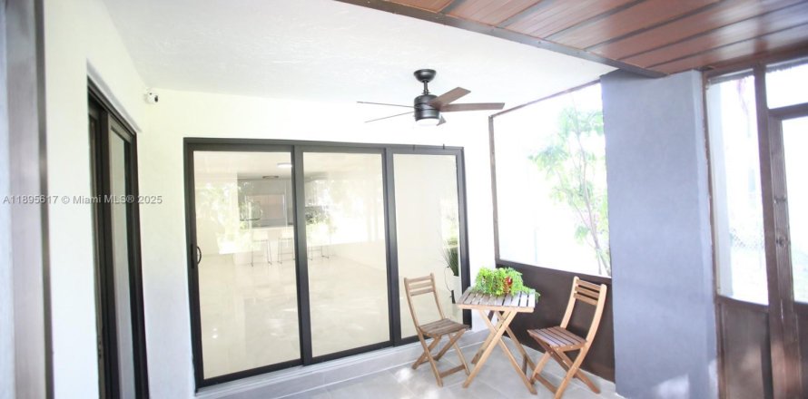 Condo à Miami, Floride, 2 chambres  № 1947257