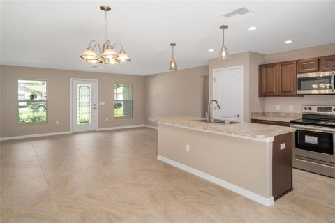 House in Citrus Springs, Florida 3 bedrooms, 137.77 sq.m. № 1554577 - photo 9
