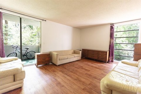 Condo in Gainesville, Florida, 2 bedrooms  № 1609401 - photo 11