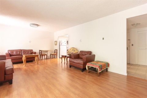 Condo in Gainesville, Florida, 2 bedrooms  № 1609401 - photo 5