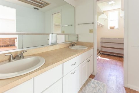 Condo in Gainesville, Florida, 2 bedrooms  № 1609401 - photo 15