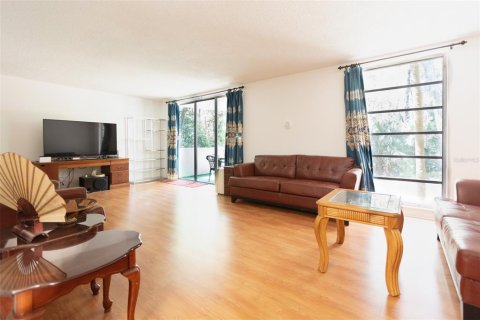 Condo in Gainesville, Florida, 2 bedrooms  № 1609401 - photo 4