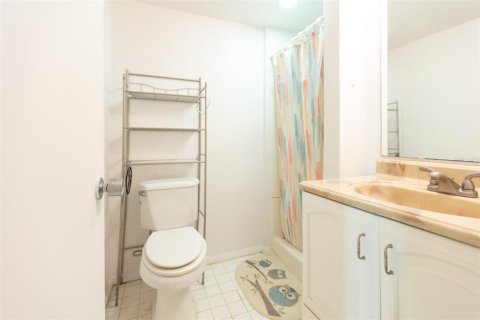 Condo in Gainesville, Florida, 2 bedrooms  № 1609401 - photo 16