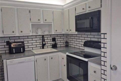 Copropriété à vendre à Lauderhill, Floride: 1 chambre, 86.21 m2 № 2089292 - photo 8