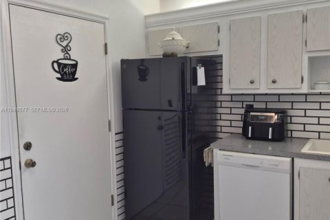 Copropriété à vendre à Lauderhill, Floride: 1 chambre, 86.21 m2 № 2089292 - photo 10