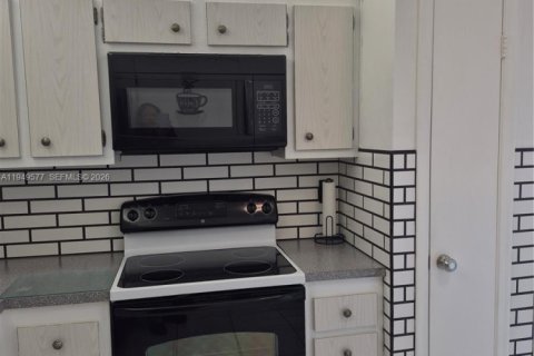Copropriété à vendre à Lauderhill, Floride: 1 chambre, 86.21 m2 № 2089292 - photo 9