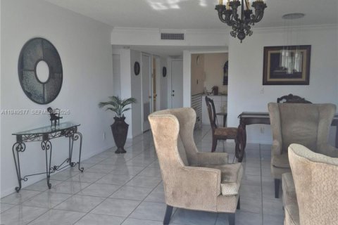 Copropriété à vendre à Lauderhill, Floride: 1 chambre, 86.21 m2 № 2089292 - photo 2