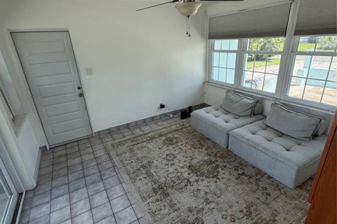 Casa en alquiler en Saint Petersburg, Florida, 2 dormitorios, 124.95 m2 № 1888474 - foto 9