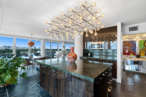 Condominio en venta en Miami Beach, Florida, 4 dormitorios, 297.29 m2 № 1927967 - foto 6