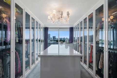 Condominio en venta en Miami Beach, Florida, 4 dormitorios, 297.29 m2 № 1927967 - foto 21
