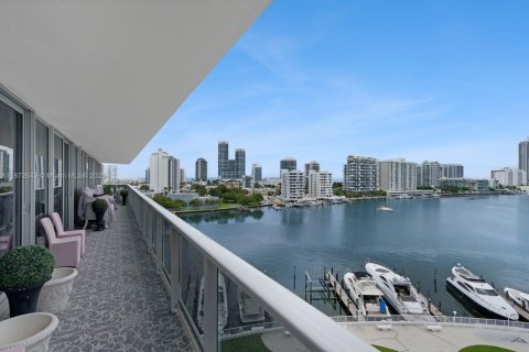 Condominio en venta en Miami Beach, Florida, 4 dormitorios, 297.29 m2 № 1927967 - foto 15