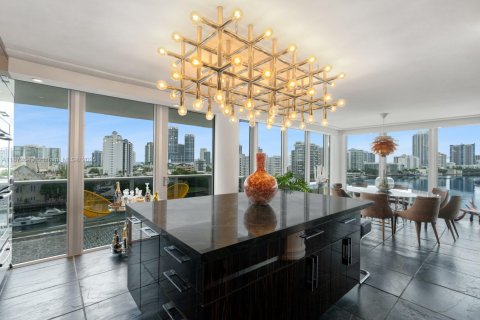 Condominio en venta en Miami Beach, Florida, 4 dormitorios, 297.29 m2 № 1927967 - foto 5