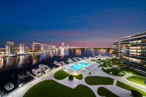 Condominio en venta en Miami Beach, Florida, 4 dormitorios, 297.29 m2 № 1927967 - foto 1