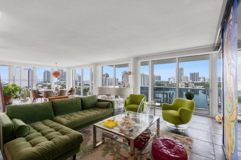 Condominio en venta en Miami Beach, Florida, 4 dormitorios, 297.29 m2 № 1927967 - foto 10