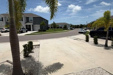 Townhouse in Sarasota, Florida 3 bedrooms, 160.16 sq.m. № 2210588 - photo 4