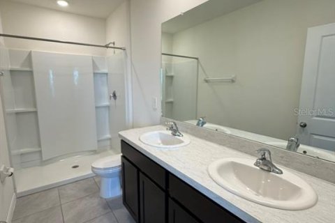 Townhouse in Sarasota, Florida 3 bedrooms, 160.16 sq.m. № 2210588 - photo 17