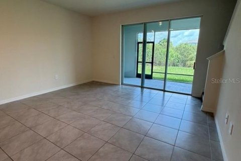 Townhouse in Sarasota, Florida 3 bedrooms, 160.16 sq.m. № 2210588 - photo 11