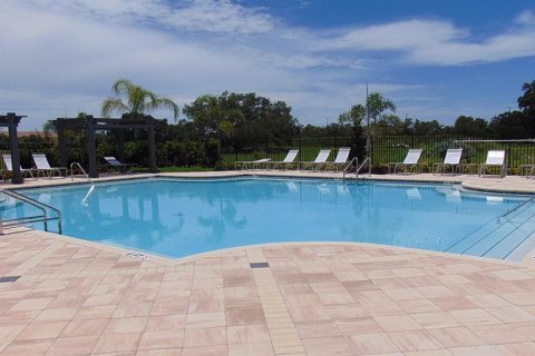 Townhouse in Sarasota, Florida 3 bedrooms, 160.16 sq.m. № 2210588 - photo 3