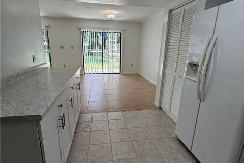 Adosado en alquiler en Gainesville, Florida, 3 dormitorios, 128.67 m2 № 1909161 - foto 11
