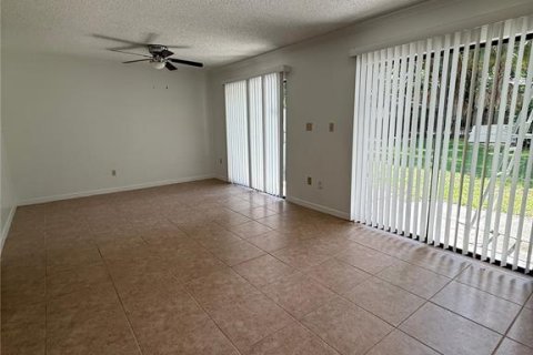 Adosado en alquiler en Gainesville, Florida, 3 dormitorios, 128.67 m2 № 1909161 - foto 6