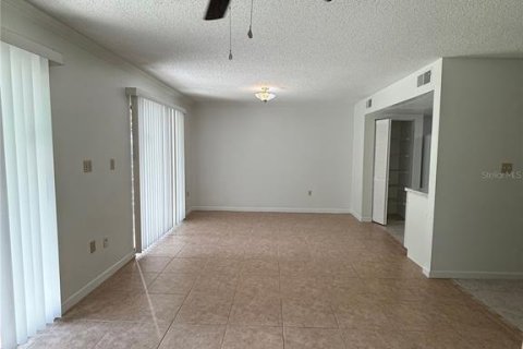 Adosado en alquiler en Gainesville, Florida, 3 dormitorios, 128.67 m2 № 1909161 - foto 2