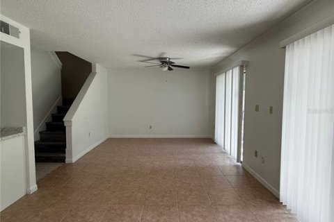 Adosado en alquiler en Gainesville, Florida, 3 dormitorios, 128.67 m2 № 1909161 - foto 3