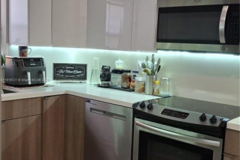 Купить виллу или дом в Майами, Флорида 3 спальни, 108.42м2, № 1973670 - фото 7