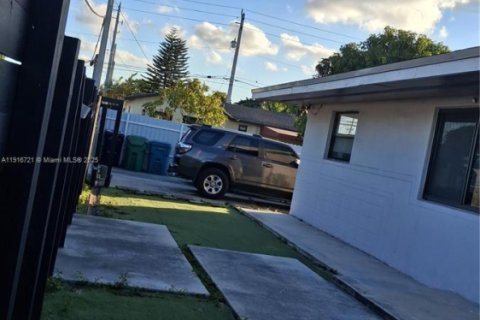 Купить виллу или дом в Майами, Флорида 3 спальни, 108.42м2, № 1973670 - фото 15