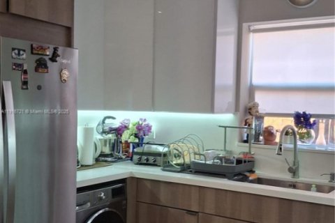 Купить виллу или дом в Майами, Флорида 3 спальни, 108.42м2, № 1973670 - фото 8