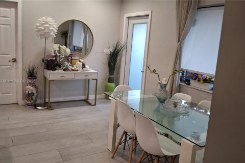 Купить виллу или дом в Майами, Флорида 3 спальни, 108.42м2, № 1973670 - фото 21